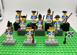 Lego Pirate Vintage Imperial Soldier Minifigures Blue Coat 2x2 Cannon Flag Guns