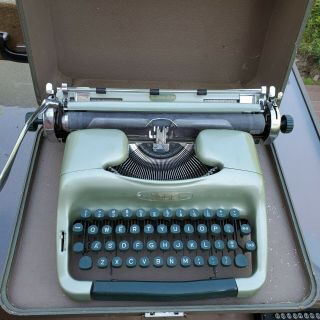 Voss Business Riter Antique Typewriter