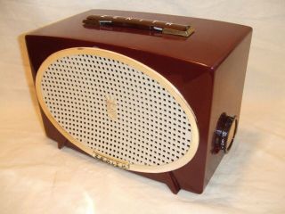Restored Red 1955 Vintage Zenith Model Y513 Antique Tube Am Radio