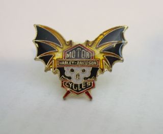 Vintage Harley Davidson Motorcycles Jacket Vest Bat Wing Skull Pin Pinback