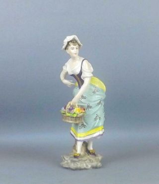 Antique Porcelain Dresden German Young Pare of Figurines by Volkstedt 2