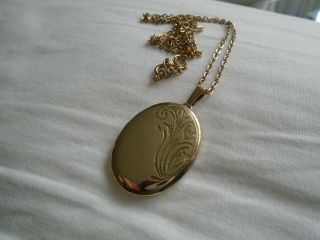 Vintage Rolled Gold Photo Pendant / Locket On 24 Inch Gold Plated Chain