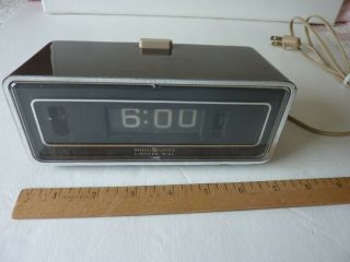 Vintage Ge General Electric Flip Clock Alarm Model 8128 - 4