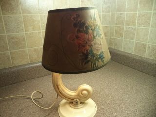Vintage Art Deco Small Table Lamp Plastic With Painted Shade