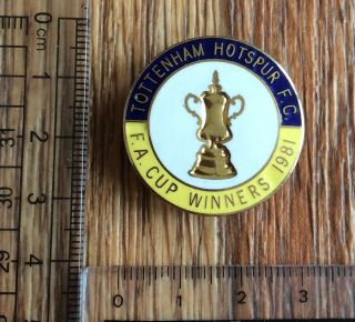Tottenham Football Club Vintage 1981 Fa Cup Winners Enamel Pin Badge