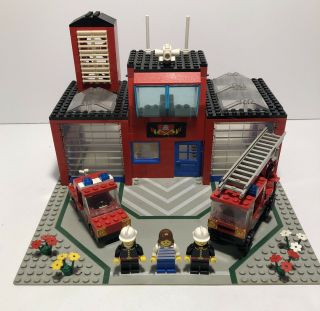 Vintage Lego 6385 Classic Town Fire Station House Minfigures Complete 1985