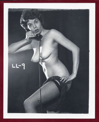 1950 Vintage Nude Photo Perky Breasts Large Nips Perfect Body Pinup In Fishnets