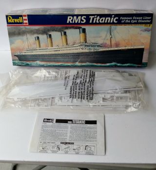 Revelle Rms Titanic Ship Plastic Model Kit 85 - 0445 1:570 Scale