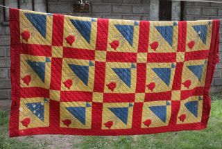 Vtg Quilt Tulip Pattern Unusual Red Yellow Blue Triangle Handsewn Estate 68x88