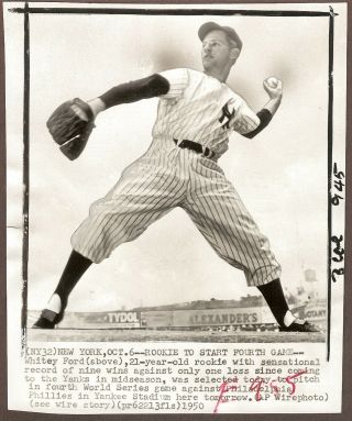 1950 Press Photo Whitey Ford Of The York Yankees Pitching Pose Rookie Year