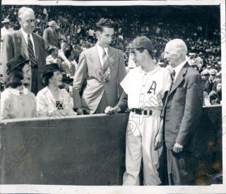 1948 Philadelphia Athletics Baseball Hof Connie Mack & Bob Savage Press Photo