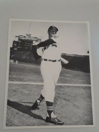 Roger Maris Photo Cleveland Indians 8 By 10 Glossy Black & White Pict.