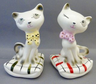 Vintage Flirting Siamese Cats On Pillow Salt & Pepper Shakers