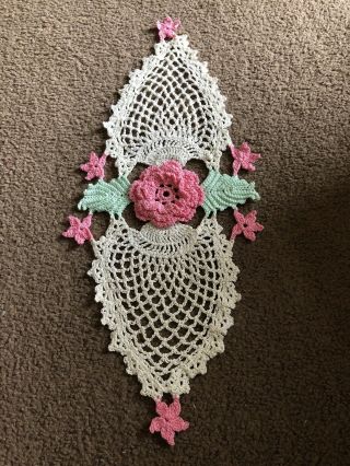 Vintage Crochet Doily Pink Roses & Green Leaves Approximately 17” X 7”