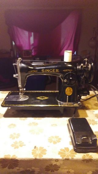 Vintage 1948 - 1954 Singer Sewing Machine Singer Sewing Stitching Antique Old