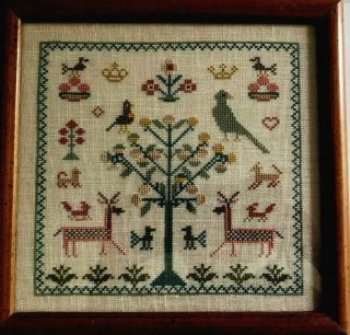 Old Vintage Animals Samplers Cross Stitches Birds Tree Deer Parrot Framed 10 "