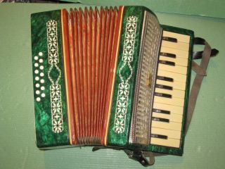 Antique Vintage Russian Ussr Child Malish Accordion With Case