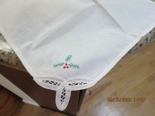Set Of 8 Vintage Holiday Napkins - - 15 1/2 " Square - Embroidered Holly - - R3a