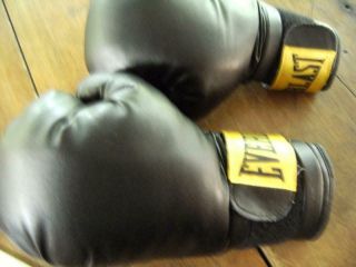 Vintage EVERLAST Boxing Gloves 14 Oz Black Made In U.  S.  A.  Synthetic leather. 2