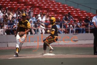 1977 Bobby Valentine San Diego Padres - 35mm Baseball Slide