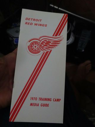 Vintage 1970 Detroit Red Wings Training Camp Guide Gordie Howe Frank Mahovlich