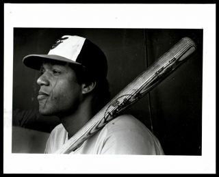 1983 Baltimore Orioles Ken Singleton W/ Signature Bat Photo Type 1