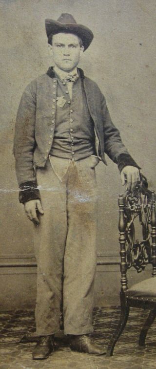 Antique Cdv Photo Portrait Of A Civil War Soldier Wearing Uniform And Hat