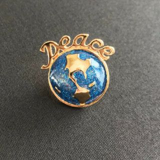 Vintage Avon Peace World Globe Gold Tone Blue Enamel Lapel Pin Costume Jewelry