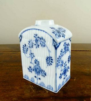 Antique 18th Century Meissen Porcelain Tea Caddy Jar Ribbed Blue Straw Flower