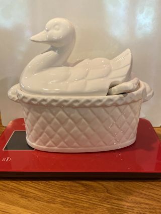 Vintage White Ceramic Duck Basketweave Gravy Boat With Ladle Japan