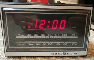 Vintage General Electric Ge Alarm Clock Am/fm Radio 7 - 4620d