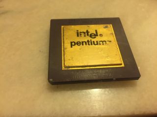 1 X Intel Pentium Vintage For Use Or Gold Scrap Recovery Small Socket.