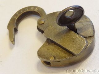 Antique Brass Padlock With Key | Cb&q Chicago,  Burlington And Quincy Railroad