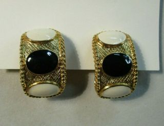 Vintage Quality Retro Clip - On Statement Earrings Black & White Enamel Gold Tone