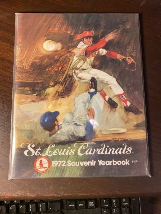1972 St.  Louis Cardinals Souvenir Yearbook Official