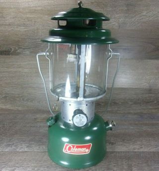 Vintage Coleman 220f Green Lantern Made In The Usa - Pyrex Glass