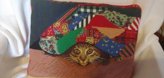 Vintage Christmas Holiday Cat And Stocking Needlepoint Decorative Pillow
