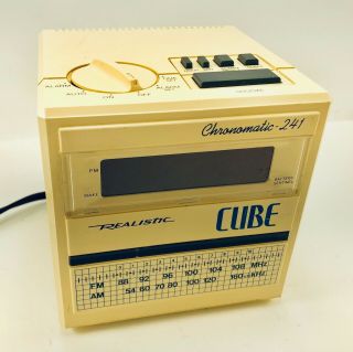 Vintage 1970s Realistic Cube Radio Shack Clock - Chronomatic 241 Am/fm Alarm