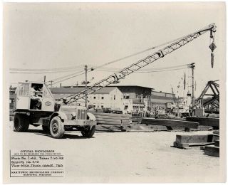 1943 Wwii Buships Truck Crane Manitowoc Wi Photo