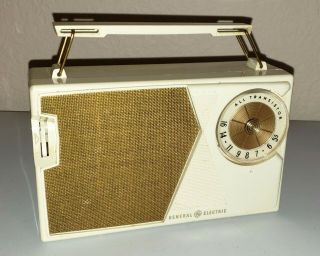 Vintage Ge Transistor Portable Radio P - 808e,  1961/1962