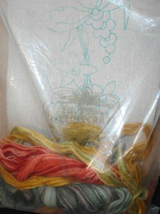 Vintage Elsa Williams Crewel Embroidery Bell Pull Kit 269 Jacobean Wool Yarns 3