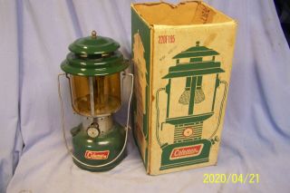 Vintage Coleman Lantern 220f W Box / Amber Globe Gc 12 - 71