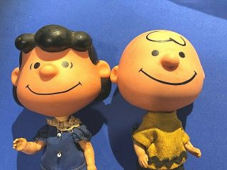 Vtg 1967 United Skeddidles Peanuts Charlie Brown - Lucy Van Pelt Walk Figurines