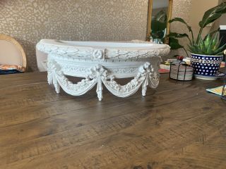 Victorian Rose White Wall Teester Bed Crown