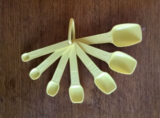 Complete Set Of 7 Vintage Tupperware Measuring Spoons & Ring - Bright Yellow