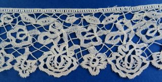 A 183 " (465cm) Length Of Victorian Honiton Lace - 3 1/4 " (8cm) Deep