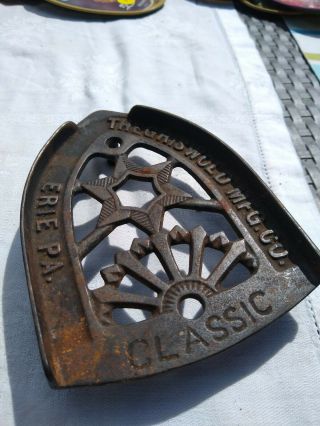 Antique Griswold Mfg.  Co.  Erie,  Pa.  1602 Sad Iron Footed Cast Iron Trivet