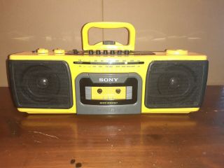 Vtg Sony Cfs - 920 Water Resistant Sports Stereo Cassette - Boombox