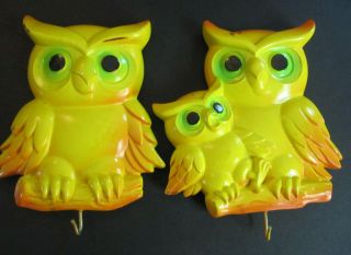 2 Vintage Miller Chalkware Yellow Owl Wall Plaques W/ Hooks Set 1977
