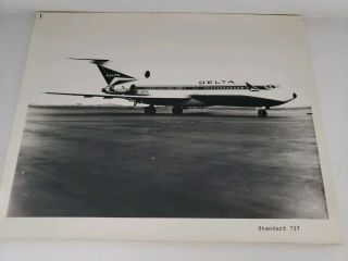 Vtg.  Delta Airlines Standard 727 Circa 1972 - 2003 Black & White Promo Pic 8 " X10 "